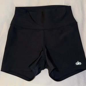 alo 3" High Waist Airlift Short Small